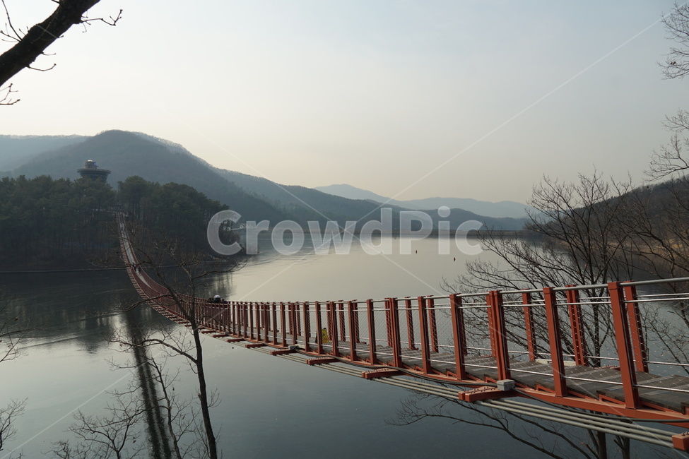 출렁다리,다리,감악산,파주,마장호수,파주출렁다리,경기도관광명소,경기도,겨울,겨울산책,호수,물,공원,명소,자연,경관,한국겨울,bridge,koreanwinter,winter,nature,mountain,산,water,건축물,건물외관,exterior,building,structure,architecture,construction