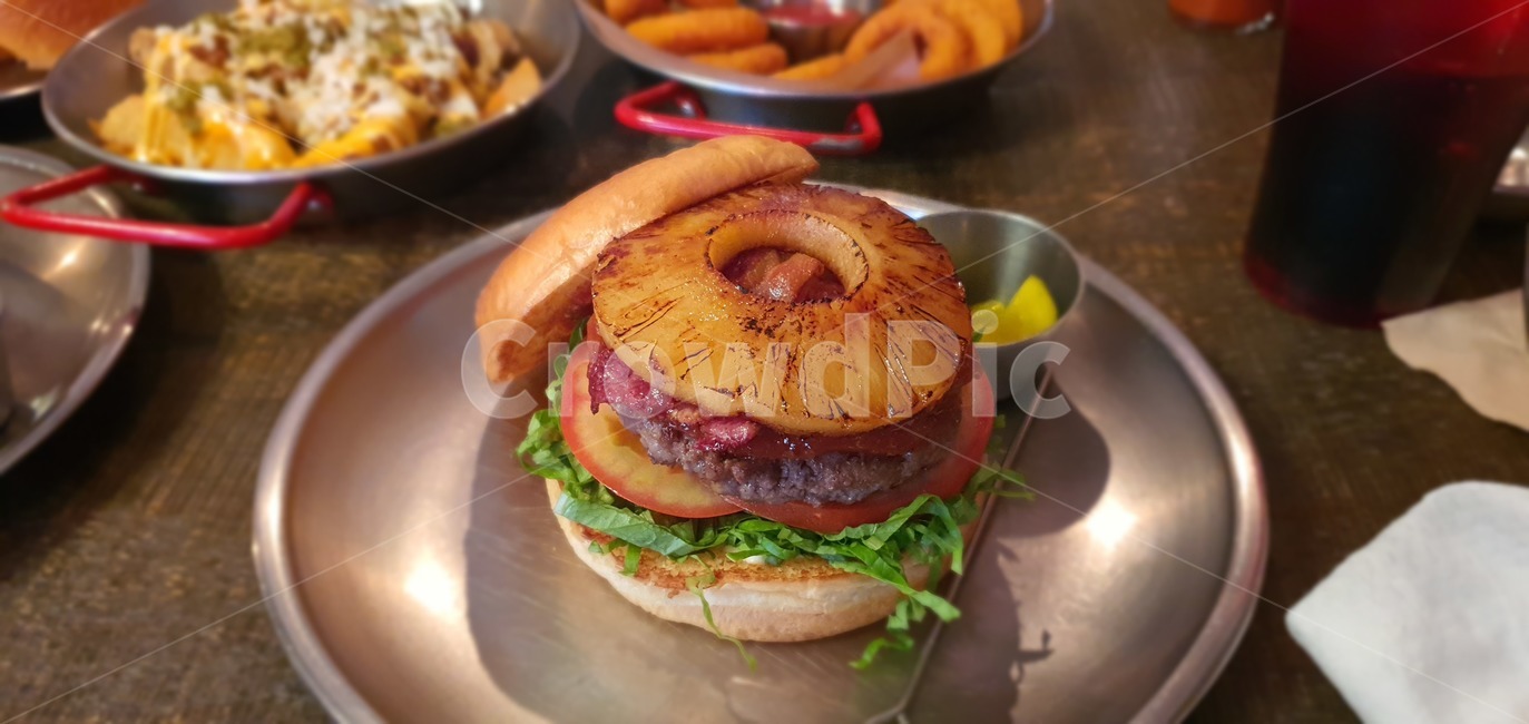 버거,수제버거,burger,파인애플,음식,음식,식재료,요리,food,cook,meal,dishes,food reserves,양식,서양음식,서양요리,western food,western dishes,western meal,western cook