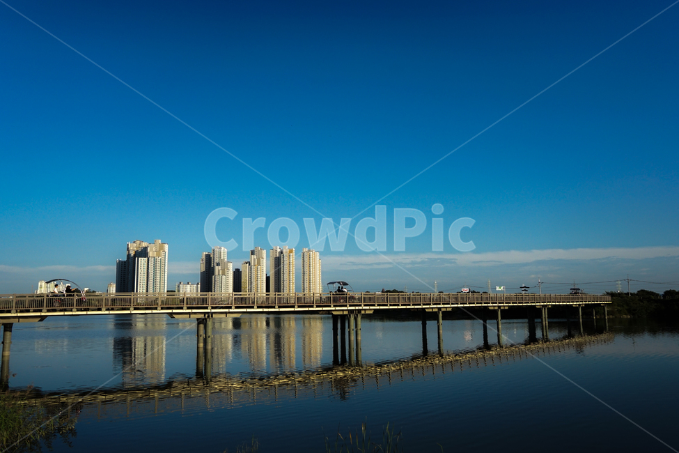 호수,반영,건물,아파트,다리,레일바이크,하늘,구름,도시,풍경,city,landscape,한국도시풍경,한국도시경관,korea cityscape,water,물,waterfront,워터 프론트,pier,교각,dock,독,port,포트