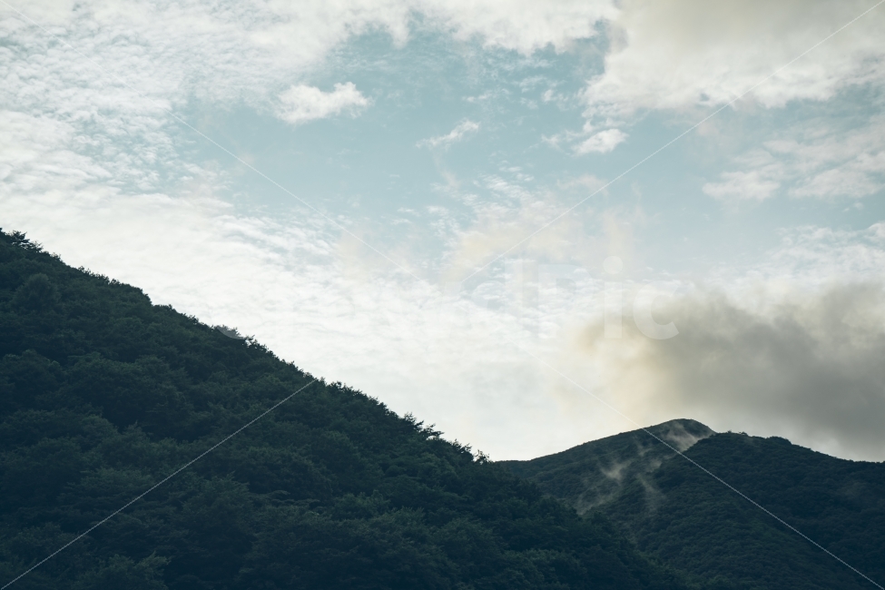 산,밀양,하늘,구름,맑음,자연,풍경,nature,landscape,outdoors,옥외,mountain,mountain range,산맥