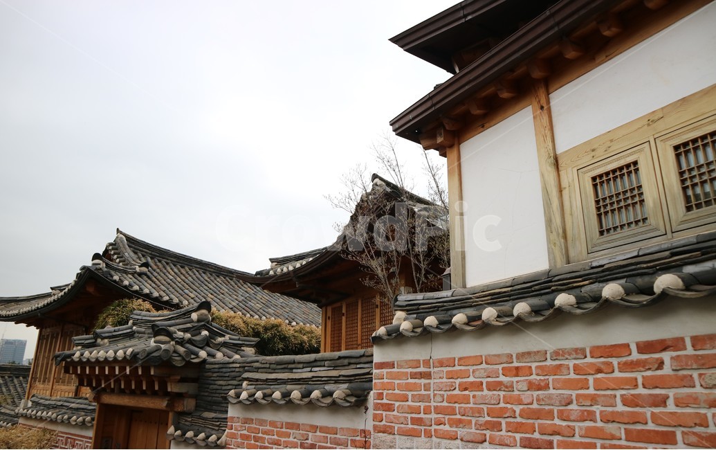 북촌,한옥,한옥마을,지붕,담벼락,전통,풍경,한국전통,한국문화,korean traditional,korean culture,건축물,건물외관,exterior,building,structure,architecture,construction