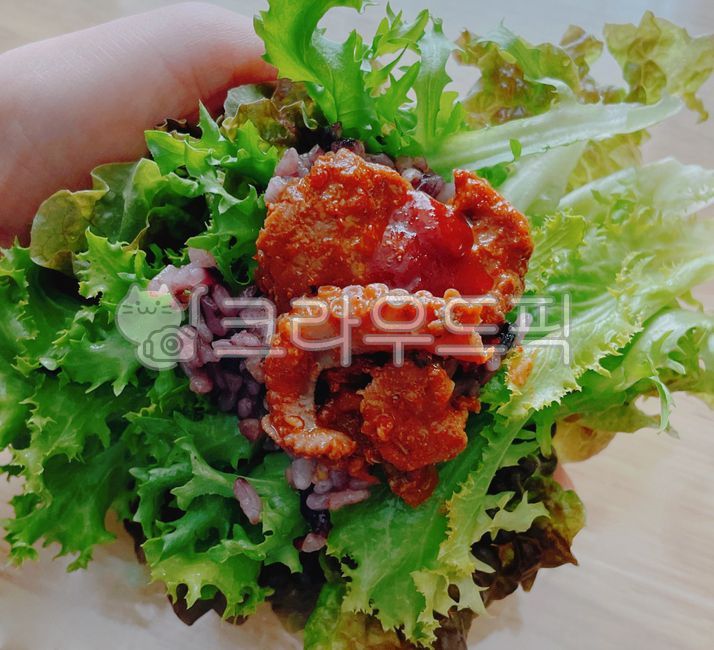 고추장불고기,제육볶음,쭈쑤미불고기,쭈삼불고기,쭈꾸미볶음,돼지고기,돼지,고기,육류,볶음,두루치기,쭈꾸미두루치기,쌈채소,야채,채소,치커리,고기쌈,상추쌈,고추장,흑미,상추,흑미밥,쌀밥,쌀,밥,쌈,쌈밥,음식,식사,food,pork,meat,meal,rice,vegetable,lettuce