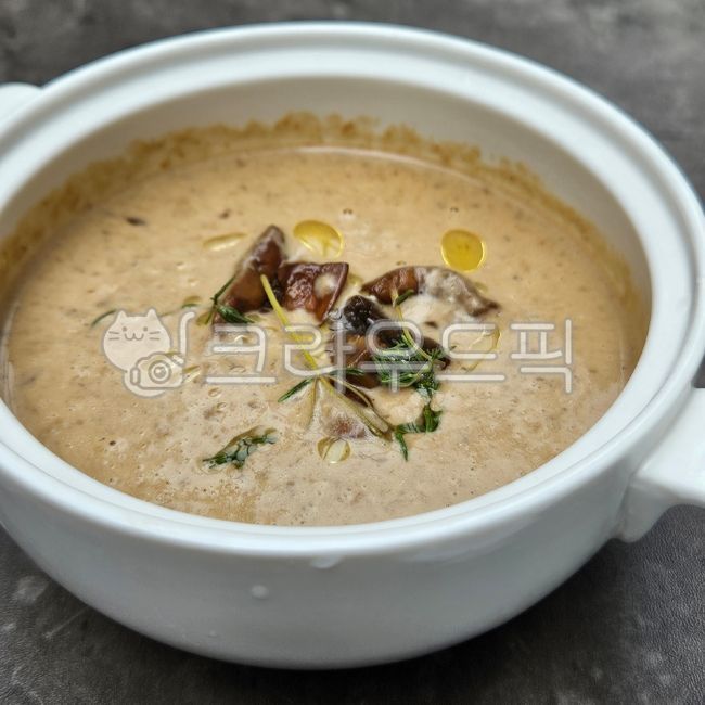 Mushroom soup,mushroom cream soup,soup,cream soup,mushroom soup,truffle cream soup,truffle oil