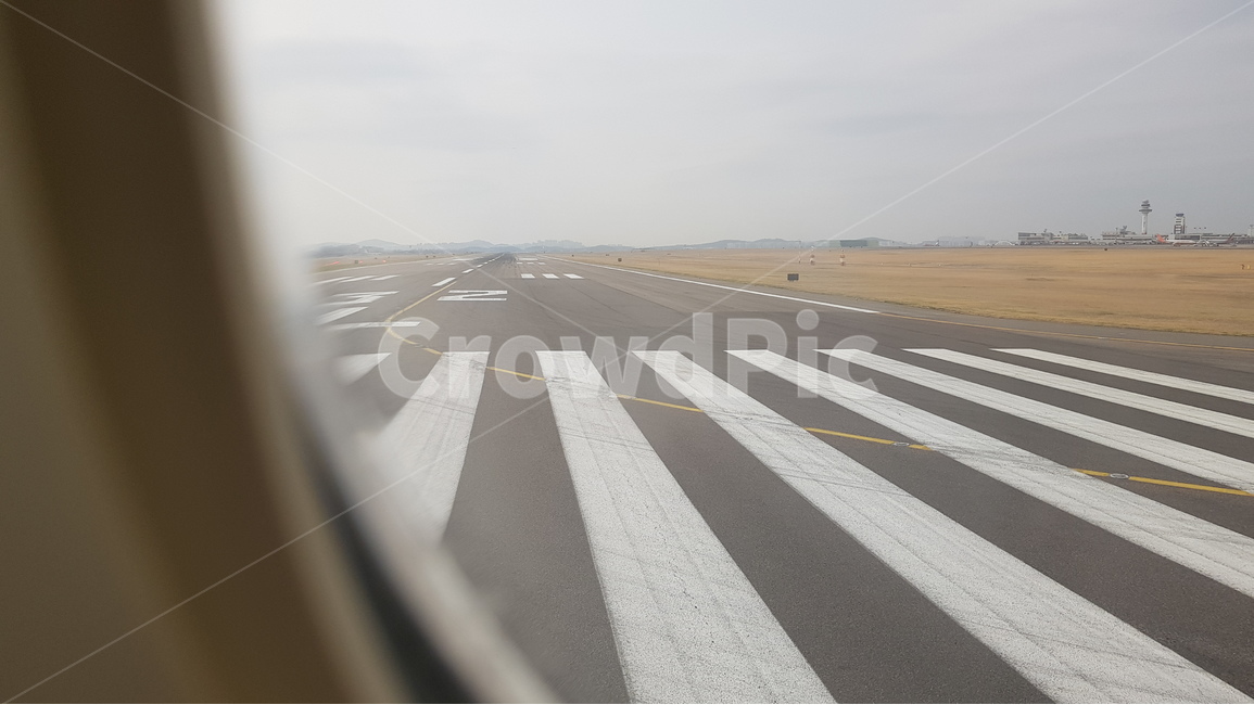 활주로,도로,공항,비행,창문,기내,항공,교통,교통수단,traffic,transportation,asphalt,아스팔트,road