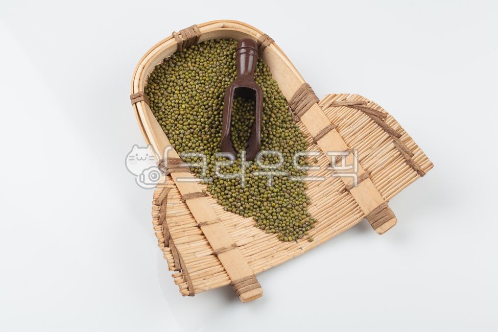 Bindaetteok,Grain,foodwind,health,pancake,multigrain,bowl,green gram,food,mungbean,plant,Spoon,mung bean pancake,spoon,grain,healthfood