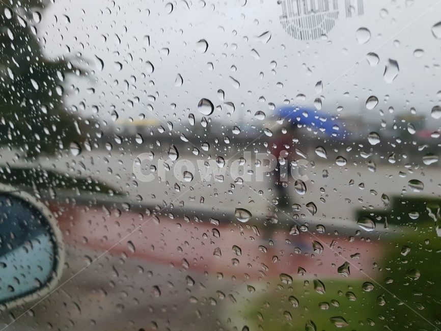 빗물,흰색,물방울,비오는날,장마,배경이미지,여름,창밖,유리창,행인,실루앳,풍경,비,비오는날,rain,rainy