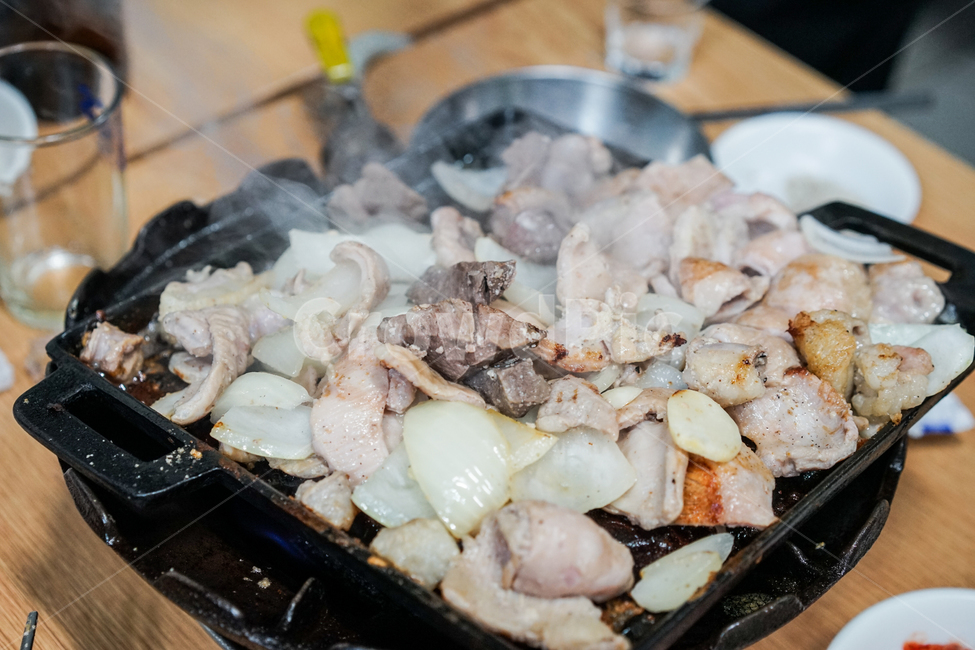 곱창,막창,고기,불판,술안주,음식,식재료,요리,food,cook,meal,dishes,food reserves,육류,고기,meat,한식,한국음식,한국요리,korean food,korean dishes,korean meal,korean cook