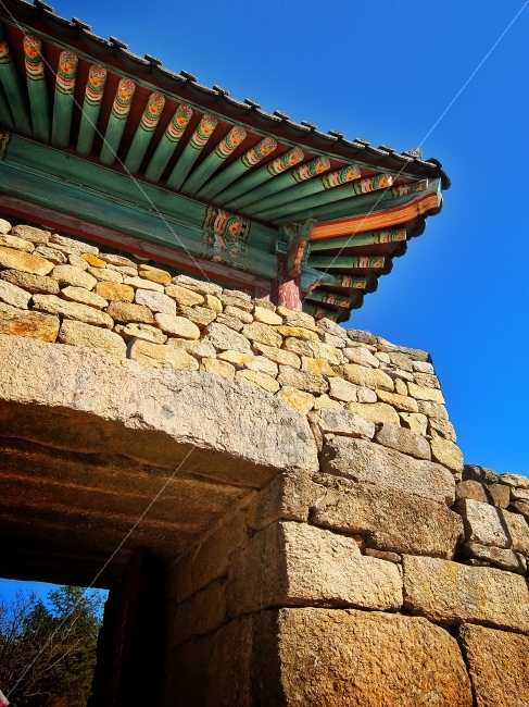 절,처마,사찰,기와,기와지붕,절지붕,절처마,산성,금정산성,동래산성,성문,한옥,전통,전통가옥,전통건물,한국,korea,랜드마크,landmark,tourist attraction,한국전통,한국문화,korean traditional,korean culture