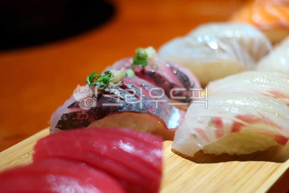 참다랑어,초밥,참치,참치초밥,일식,스시,요리,레시피,식사,메뉴,일본,일본요리,일본음식,cook,생선,회,생선회,음식,맛있는,맛집,해산물,수산물,식당,씨푸드,seafood,사시미,식품,다양한,신선한,해물,모듬회,플레이트,일식당,food,meal,dishes,fisheryproducts,japanesefood,japanesedishes,japanesemeal,japanesecook