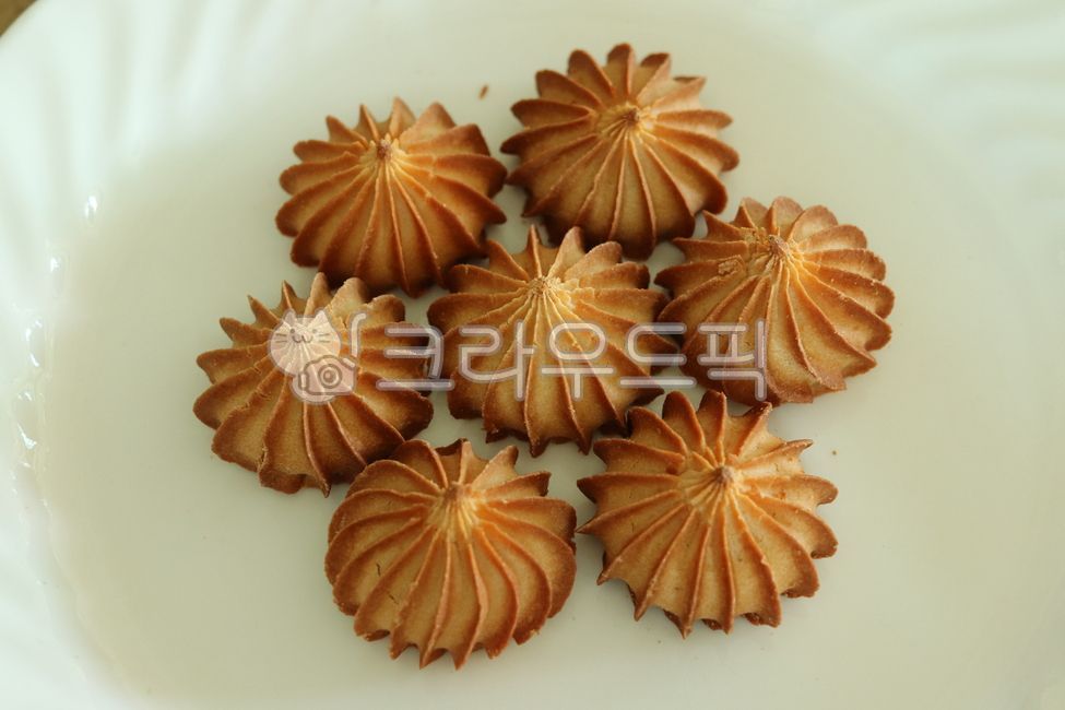 Red bean paste cookies,red bean paste cookies,chestnut paste cookies,traditional cookies,Korean cookies,Korean sweets,tea cookies,Chuseok snacks,holiday snacks,traditional desserts,Korean desserts,Korean desserts,home baking,baked snacks,sim