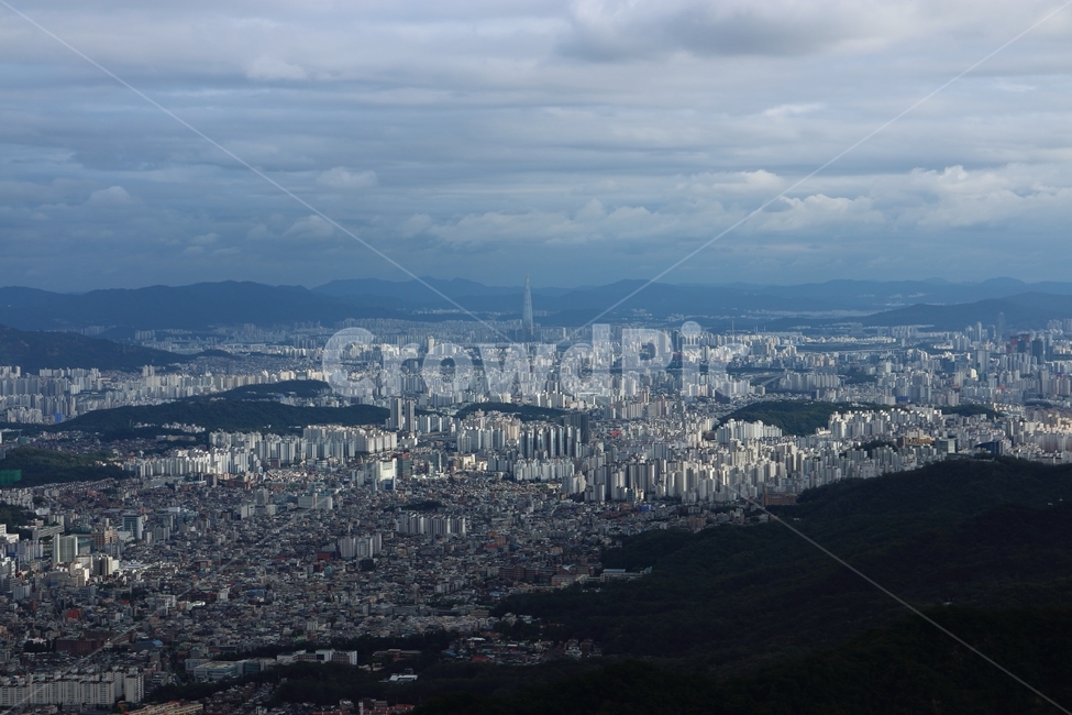 풍경,자연,서울,야외,경치,구름,먹구름,하늘,능선,건물,빌딩,산,도시,nature,outdoors,landscape,도시,풍경,city,landscape,한국도시풍경,한국도시경관,korea cityscape,옥외,scenery