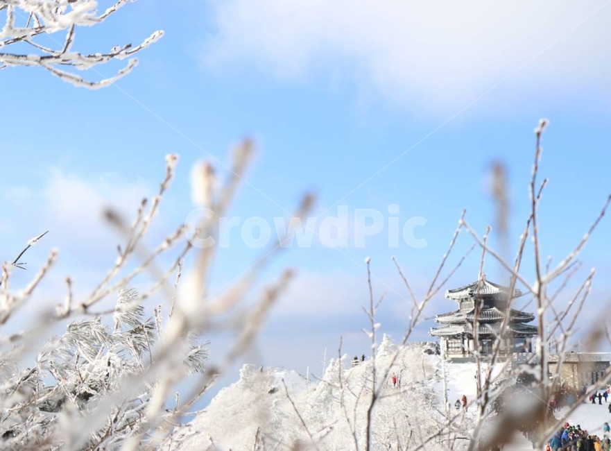 겨울,산,눈,눈꽃,하늘,덕유산,구름,향적봉,분위기,색감,sky,snow,winter,atmosphere,여행,겨울,계절,winter,season,자연,풍경,nature,landscape,한국자연풍경,한국자연경관,korea nature landscape,사람들,대중,군중,other people,crowd,outdoors,옥외,ice,얼음