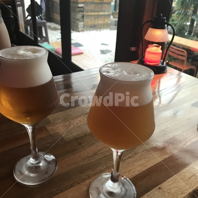 glass,유리,beerglass,맥주유리,맥주,alcohol,알코올,drink,음주,beverage,마실것,에일맥주,ale