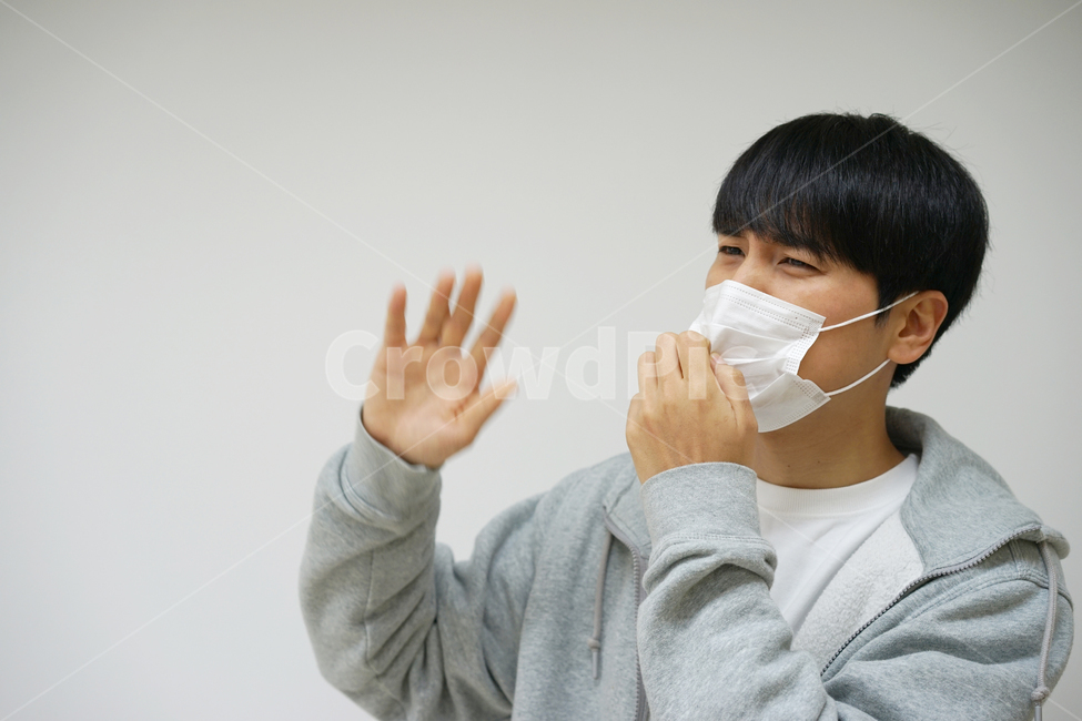 바이러스,기관지,호흡기,남성,남자,우한폐렴,미세먼지,황사,스모그,마스크,위생,건강,사람,인물,인간,human,person,얼굴표정,facial expression,face,남성,남자,man,male,감정표현,기분,feeling,emotion,건강,헬스웨어,헬스케어,healthware,health care