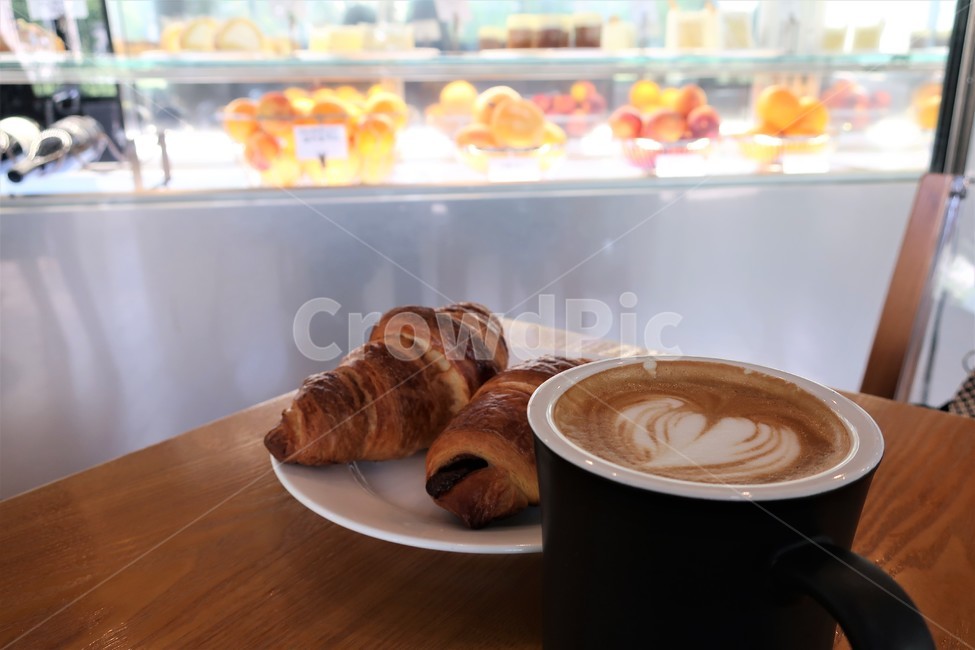 커피,라떼,라떼아트,크루아상,croissant,페이스트리,조식,후식,브런치,간식,음식,식재료,요리,food,cook,meal,dishes,food reserves,빵,bread,커피,카페,coffee,cafe
