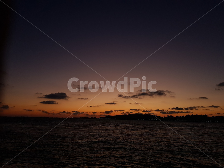 야경,바다,일몰,sunset,석양,자연,해질녘,붉은,자연,풍경,nature,landscape,야경,밤,nightscape,night,outdoors,옥외,dusk,황혼,dawn,새벽,red sky,붉은 하늘,sky,하늘