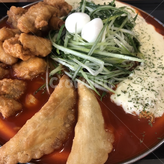 food,음식,meal,식사,dish,요리,떡볶이,양념,치즈떡볶이,만두,파