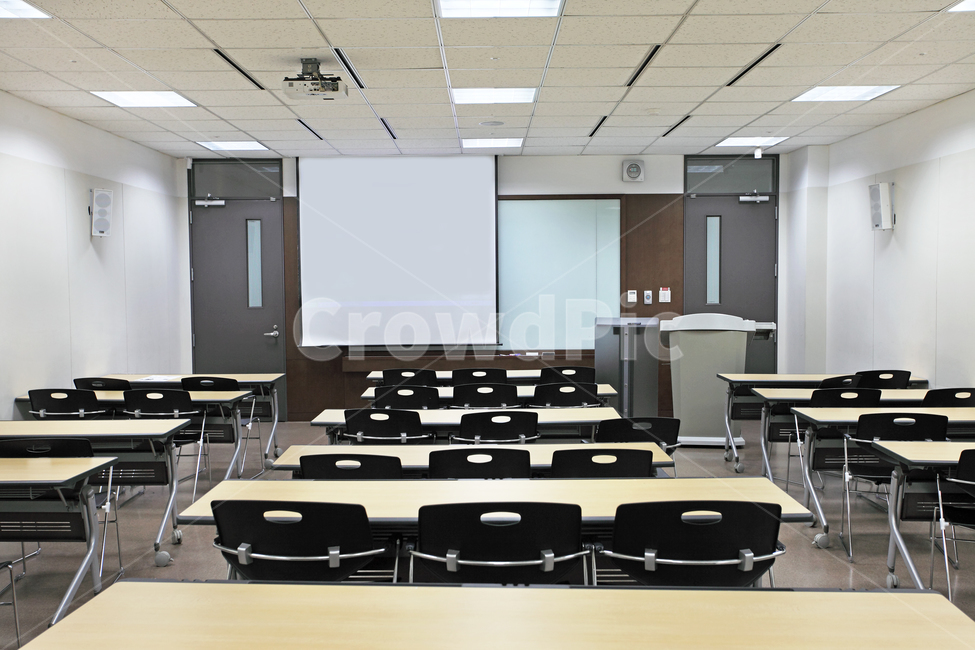blackboard,education,university,chair,Superintendent,lecture room,classroom,beam projector,inside,interior,korea,projector,facility,table