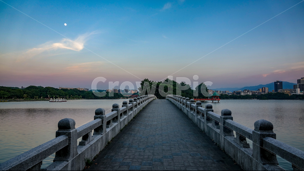 오호리공원,후쿠오카,공원,노을,일몰,풍경,핑크빛노을,호수,park,오호리코엔,fukuoka,감성,자연,나무,다리,자연,풍경,nature,landscape,해외,외국,세계,foreign,oversea,world,세계자연풍경,해외자연풍경,외국자연풍경,world nature landscape,railing,난간,water,물,waterfront,워터 프론트,banister,handrail,port,포트,pier,교각
