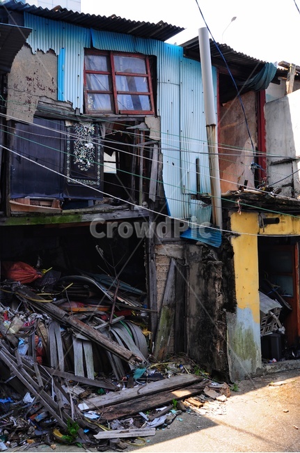 building,house,old,steel,metal,structure,wall,destruction,urban,ruin,폐허,재건축