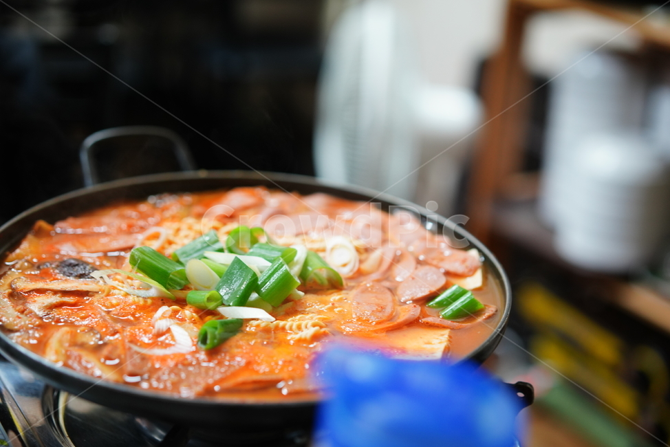 부대찌개,냄비,한식,먹거리,음식,국물,술안주,food,찌개,햄,식사,요리,음식,식재료,요리,food,cook,meal,dishes,food reserves,한식,한국음식,한국요리,korean food,korean dishes,korean meal,korean cook