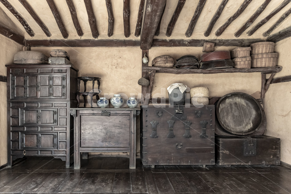 전통한옥,고가구,반다지,뒤주,돈궤,문화유산,고옥,전통가구,민속촌,관광지,한국전통,한국문화,korean traditional,korean culture