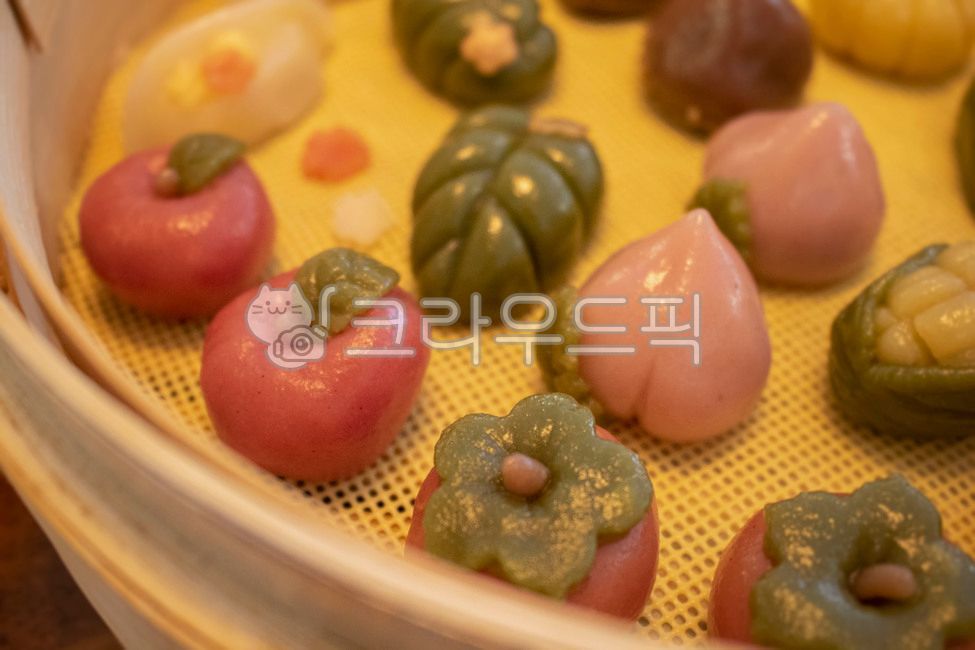 꽃송편,추석,송편,송편빚기,떡,가을,전통음식,koreantraditionalfood,음식,food,디저트,dessert,chuseok,명절,songpyeon,sweets,떡찌기,떡빚기,알록달록,손재주