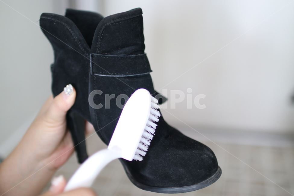 신발,shoe,clothing,apparel,footwear,운동화,슬립온,힐,하이힐,의복,의류,신발류,구두,신발청소,신발세탁,신발세척,세척,실내화,실외화