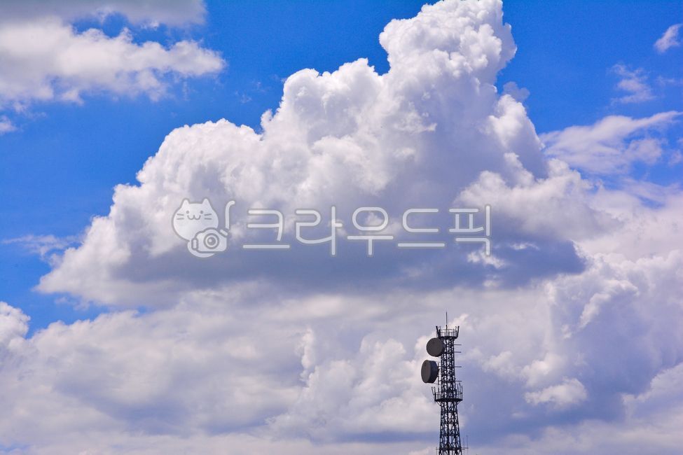 pylon,sky,blue sky,green day,nature,clouds,structure,spread,environment,mobile communication,outdoors,blue,weather,relay tower,reception,base station,send