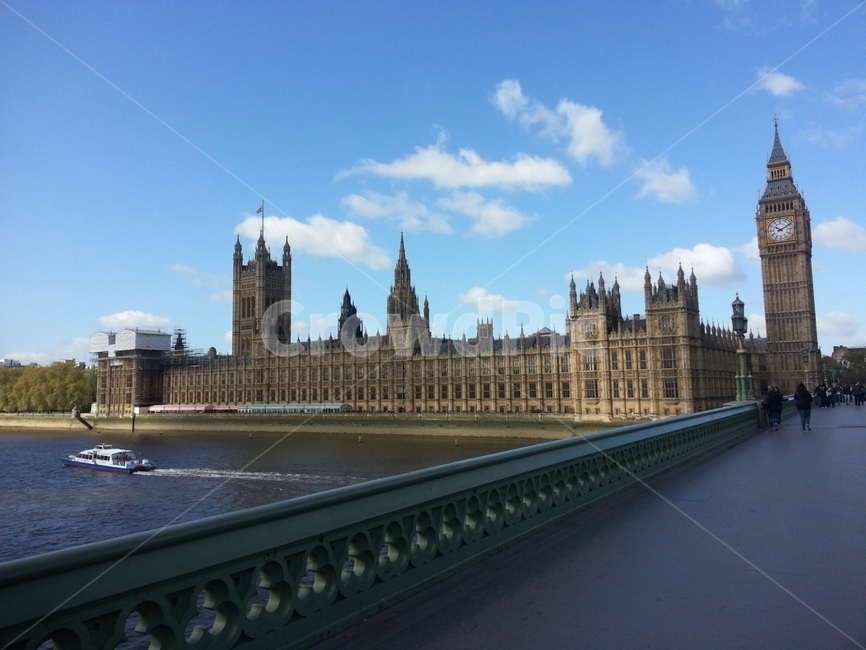 영국,런던,빅벤,템즈강,템스강,bigben,london,uk,england,풍경,랜드마크,landmark,tourist attraction,해외,외국,세계,foreign,oversea,world,세계랜드마크,해외랜드마크,외국랜드마크,world landmark,world tourist attraction,건축물,건물외관,exterior,building,structure,architecture,construction,건물,tower,탑,boat,보트,transportation,교통,vehicle,차량