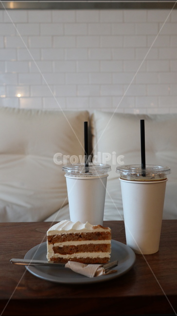 카페,휴식,테이블,커피,케이크,음식,식재료,요리,food,cook,meal,dishes,food reserves,디저트,간식,후식,dessert,snack,커피,카페,coffee,cafe