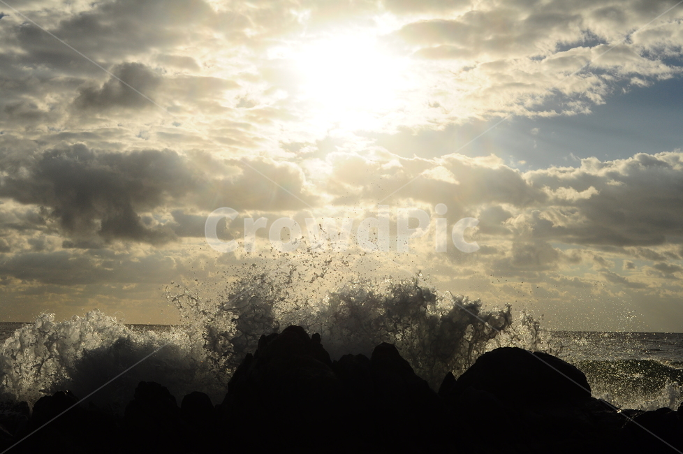 바다,파도,바위,역광,그림자,햇빛,햇살,구름,자연,풍경,nature,landscape,flare,플레어,light,빛,weather,날씨,outdoors,옥외,cumulus,적운,cloud,sky,하늘