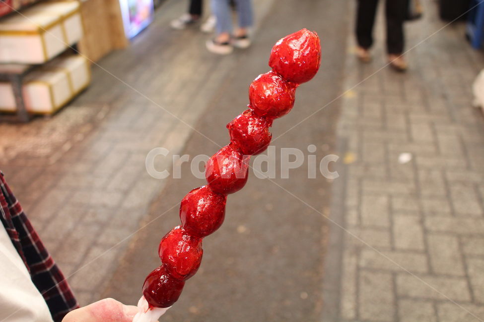 탕후루,딸기,시장,빨강,꼬치