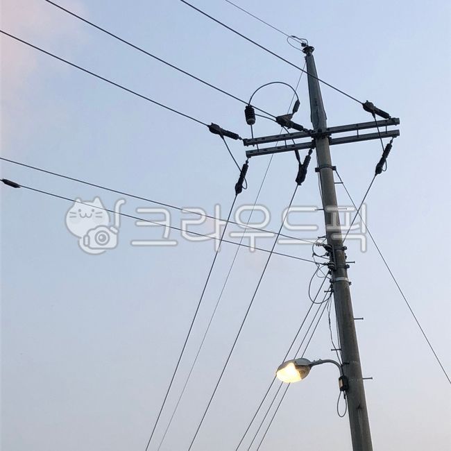 sky,development,city,telegraph pole,electric wire,Street lamp,Emotional photo,wire,background,urban development,telephone pole,utilitypole