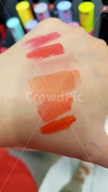 화장,테스트,샘플,화장품,손,메이크업,컬러,색,makeup,test,sample,hand,color,다양한,cosmetics,사람,인물,인간,human,person,뷰티,미용,beauty treatment