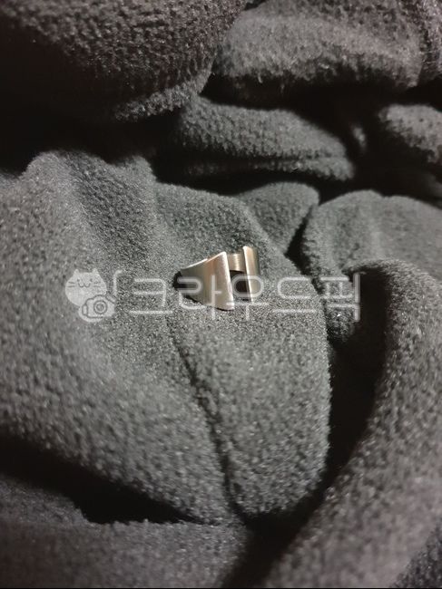 ring,black,textile,clothes,Black color,silver,cloth