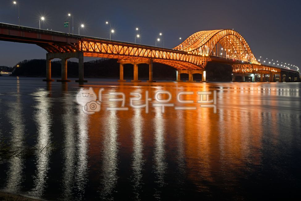 night view,arch truss bridge,Han River Bridge,reflection,light,Banghwa Bridge night view,Banghwa Bridge,Han River night view,Han River