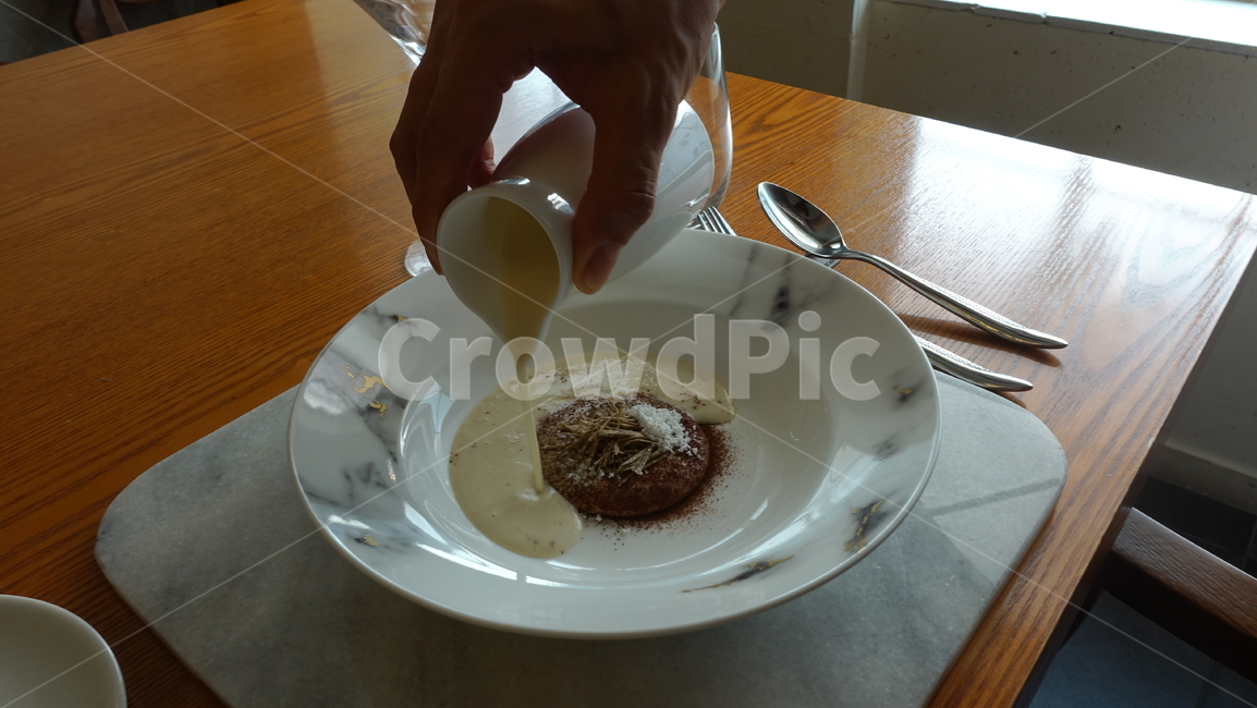 finedining,미슐랭,레스토랑,restaurant,meal,food,dish,음식,코스요리,트러플,truffle,송로버섯,서양송로,스프,soup