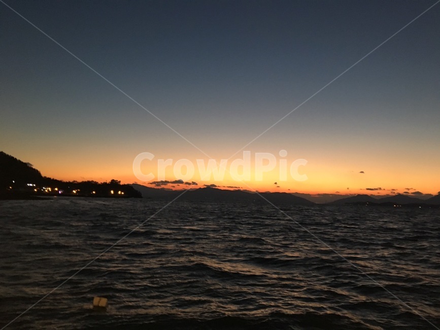밤바다,겨울바다,야경,노을,외로움,자연,풍경,nature,landscape,outdoors,옥외,dusk,황혼,sunset,일몰,dawn,새벽,sky,하늘,red sky,붉은 하늘