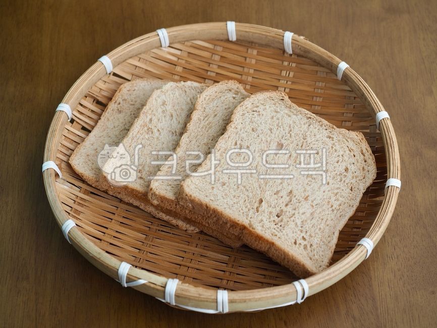 통밀빵,식빵,바구니,빵,제과,제빵,아침식사,음식,갈색,요리,식사,탄수화물,confectionery,baking,breakfast,bread,food,brown,morning,cooking,meal