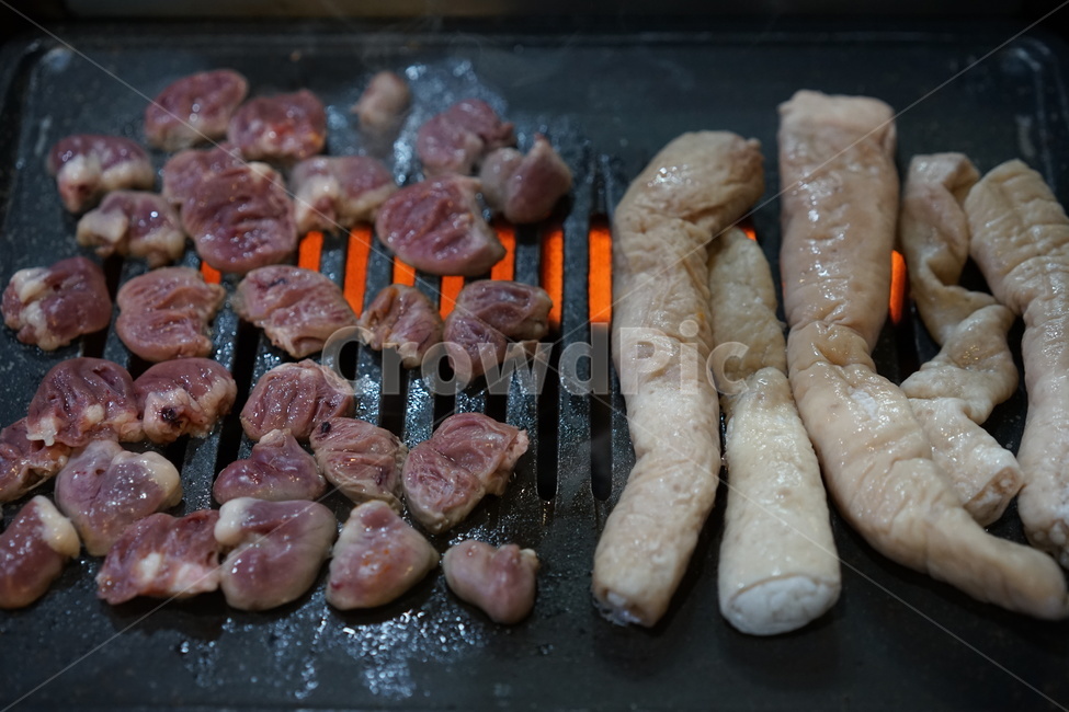 막창,염통,고기,육류,불판,고깃집,돼지막창,막창집,내장,한국음식,음식,식재료,요리,food,cook,meal,dishes,food reserves,육류,고기,meat,한식,한국음식,한국요리,korean food,korean dishes,korean meal,korean cook