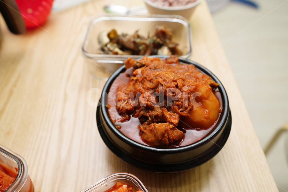 뚝배기,한식,음식,푸드,food,닭볶음탕,닭도리탕,육류,육식,안주,반찬,식사,음식,식재료,요리,food,cook,meal,dishes,food reserves