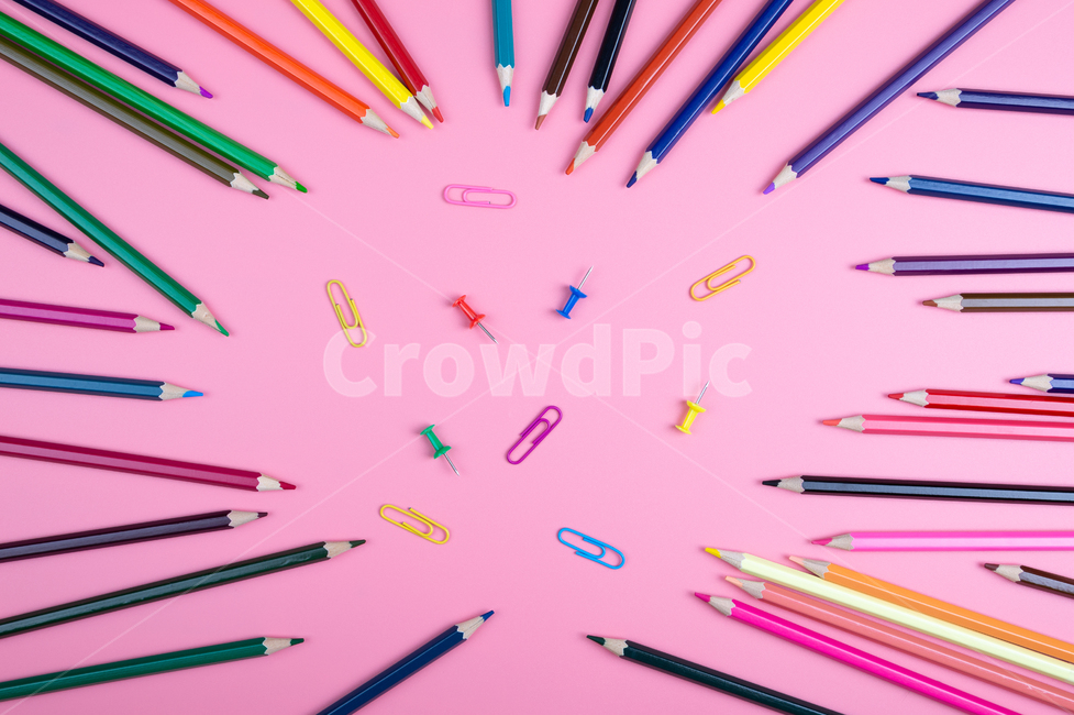 색연필,연필,color,클립,핀,압정,학용품,사무용품,미술용품,학용품,문구류,사무용품,school supplies,stationery,office supplies