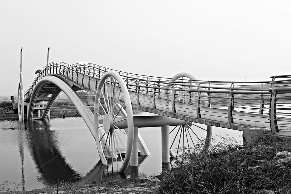 미생의다리,다리,풍경,자연,배경,흑백,모노톤,monochrome,black and white,건축물,건물외관,exterior,building,structure,architecture,construction