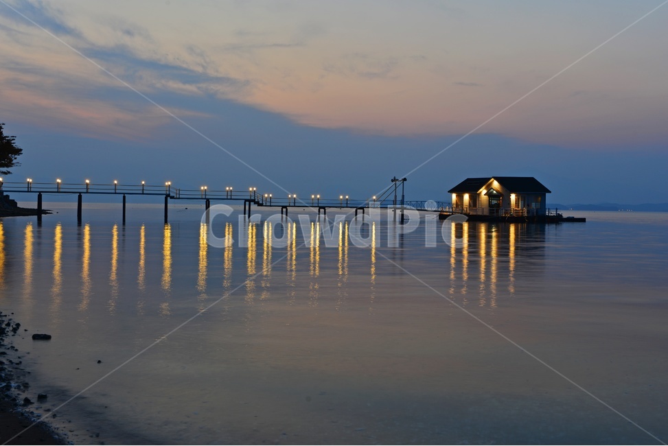 waterfront,워터프론트,pier,교각,port,포트,경남,사천,실안카페,선상실안카페,일몰,실안카페일몰,해넘이,노을,황혼,하늘,붉은하늘,해안가,해변,바다,water,물,nature,자연,outdoors,옥외,sunlight,햇빛