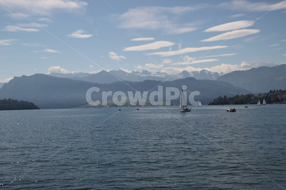 스위스,루체른,호수,swiss,luzern,lucerne,lake,자연,풍경,nature,landscape,해외,외국,세계,foreign,oversea,world,세계자연풍경,해외자연풍경,외국자연풍경,world nature landscape,boat,보트,vehicle,차량,transportation,교통,watercraft,선박