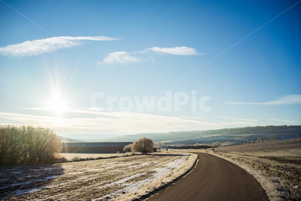 풍경,여행,유럽,스페인,산티아고순례길,배낭여행,spain,caminodesantiago,맑음,태양,햇빛,길,커브길,자연,풍경,nature,landscape,교통,교통수단,traffic,transportation,road,도로,asphalt,아스팔트