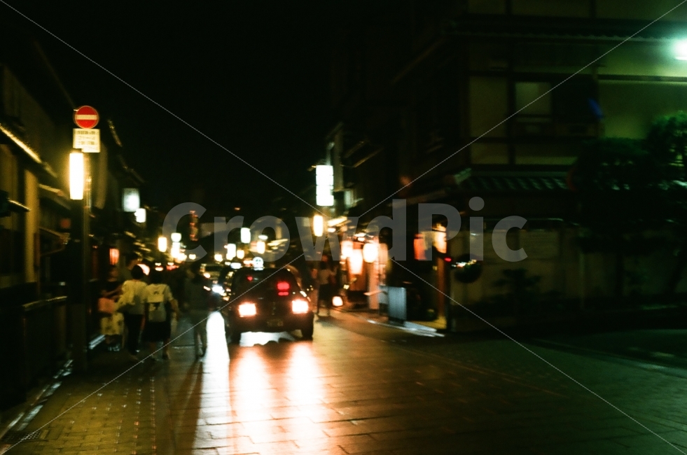 여행,밤,일본,필름,길,도시,풍경,city,landscape,교통,교통수단,traffic,transportation,야경,밤,nightscape,night,해외,외국,세계,foreign,oversea,world,감성,sensible,feeling,car,차,automobile,자동차,vehicle,차량,urban,어반,town,building,건물,시티,metropolis,중심지,pedestrian,보행자