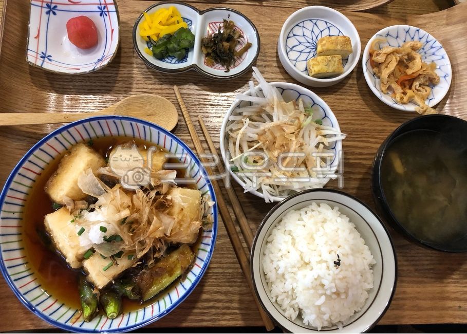Japanese home meal,lunch,Japanese food,fried tofu,soft tofu,agedofu,japanesefoodfood,tofu dish,Japanese cuisine,food,Agedofu,meal,cooking