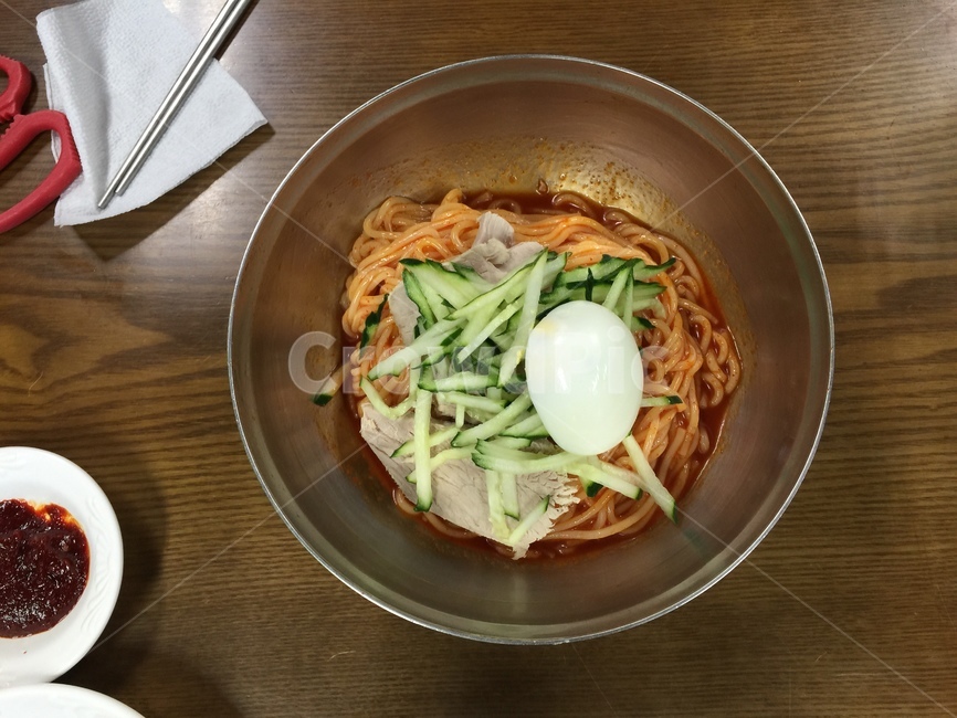 음식,냉면,요리,비빔냉면,food,음식,식재료,요리,food,cook,meal,dishes,food reserves,면류,면요리,noodles